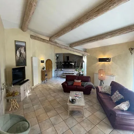 Provencale Villa Pierrevert