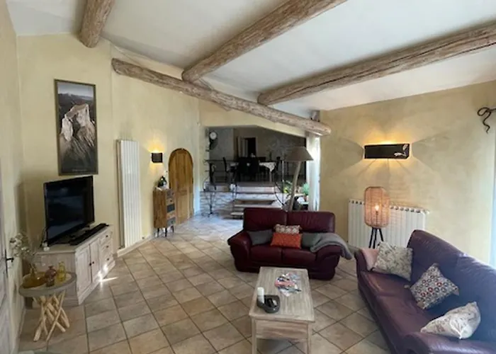 Provencale Villa Pierrevert